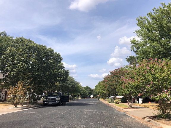 4th image of 16401 Jadestone Dr