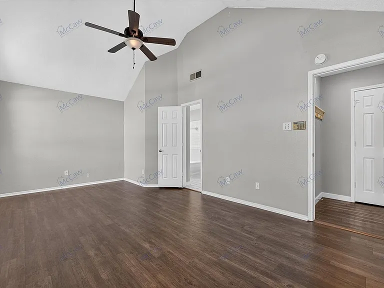 7001 Bentley Ave — Photo 17