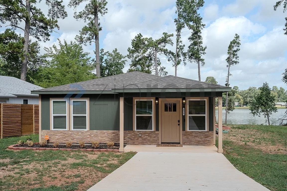 4 bed, 2.5 bath, 1700 sqft, $1,800 — Photo 1