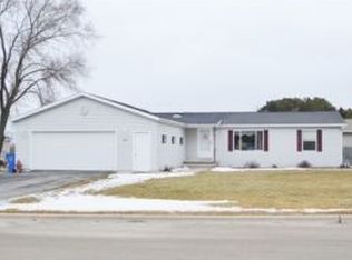 1693 Klaus St, Greenleaf, WI 54126
