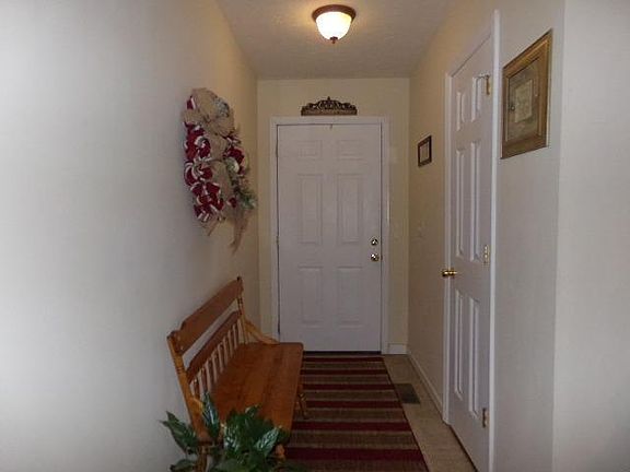 4th image of 812 Thorn Trace Dr