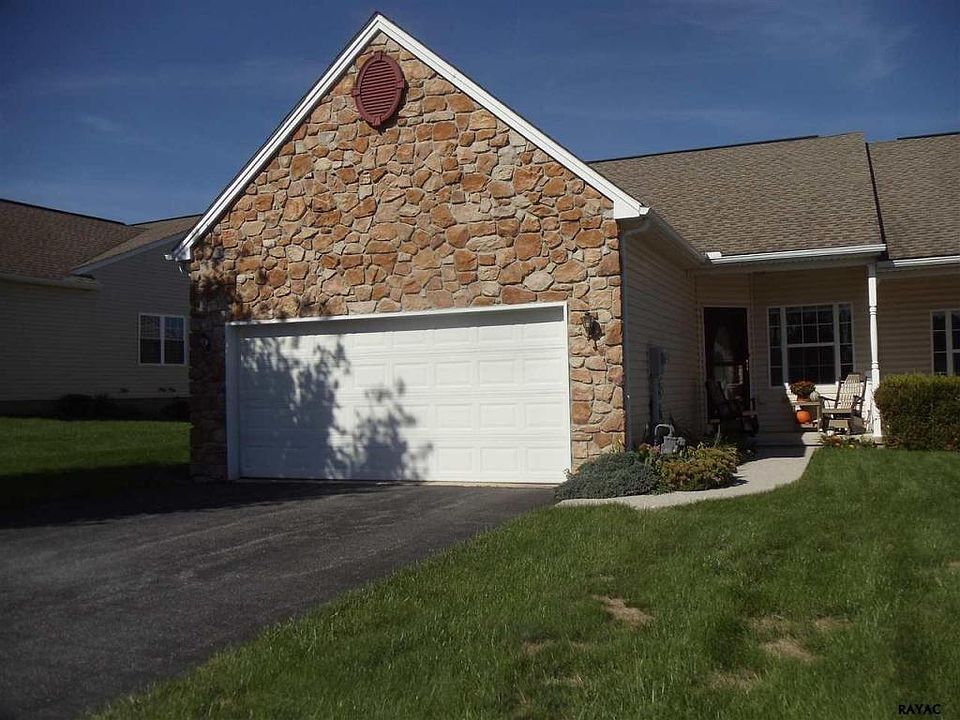 2nd image of 1876 Deerfield Dr