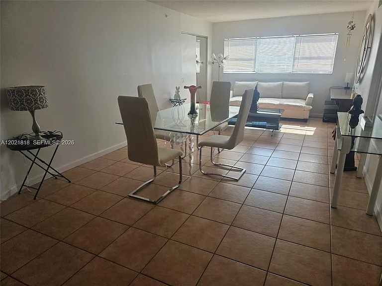 1881 Washington Ave #6H — Photo 5