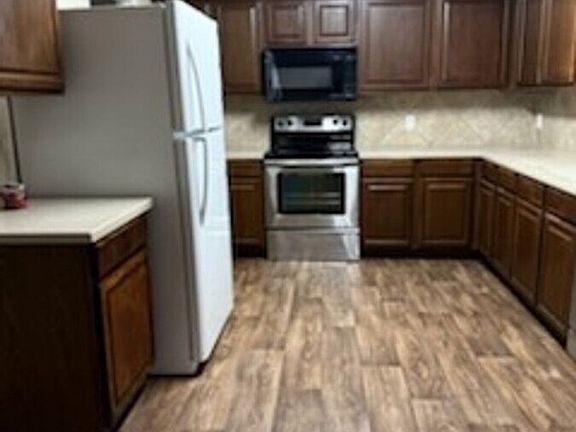 2nd image of 2201 Riley Dr