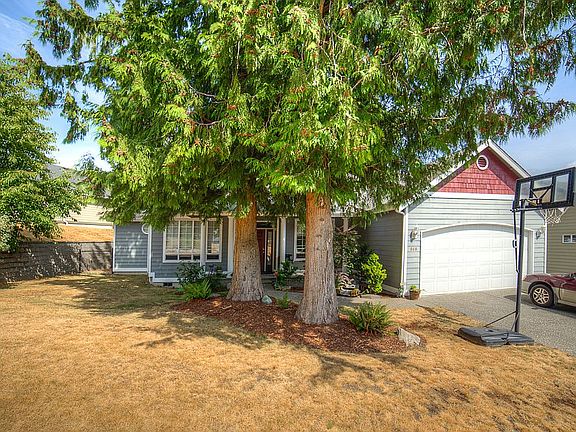 3rd image of 868 S Hills Dr
