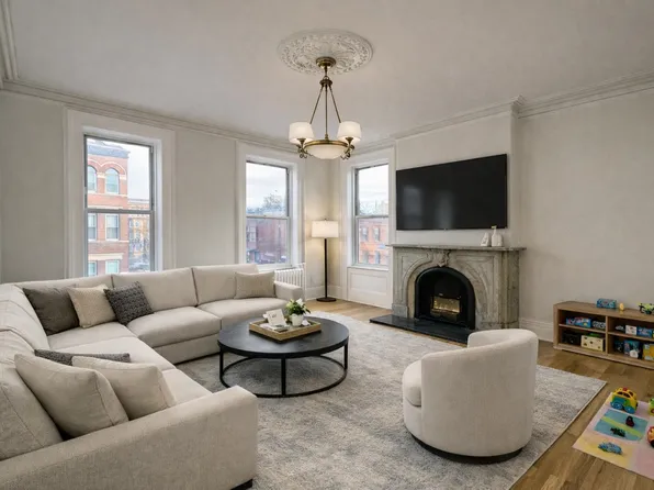 1000 Bloomfield Street image 1 of 9