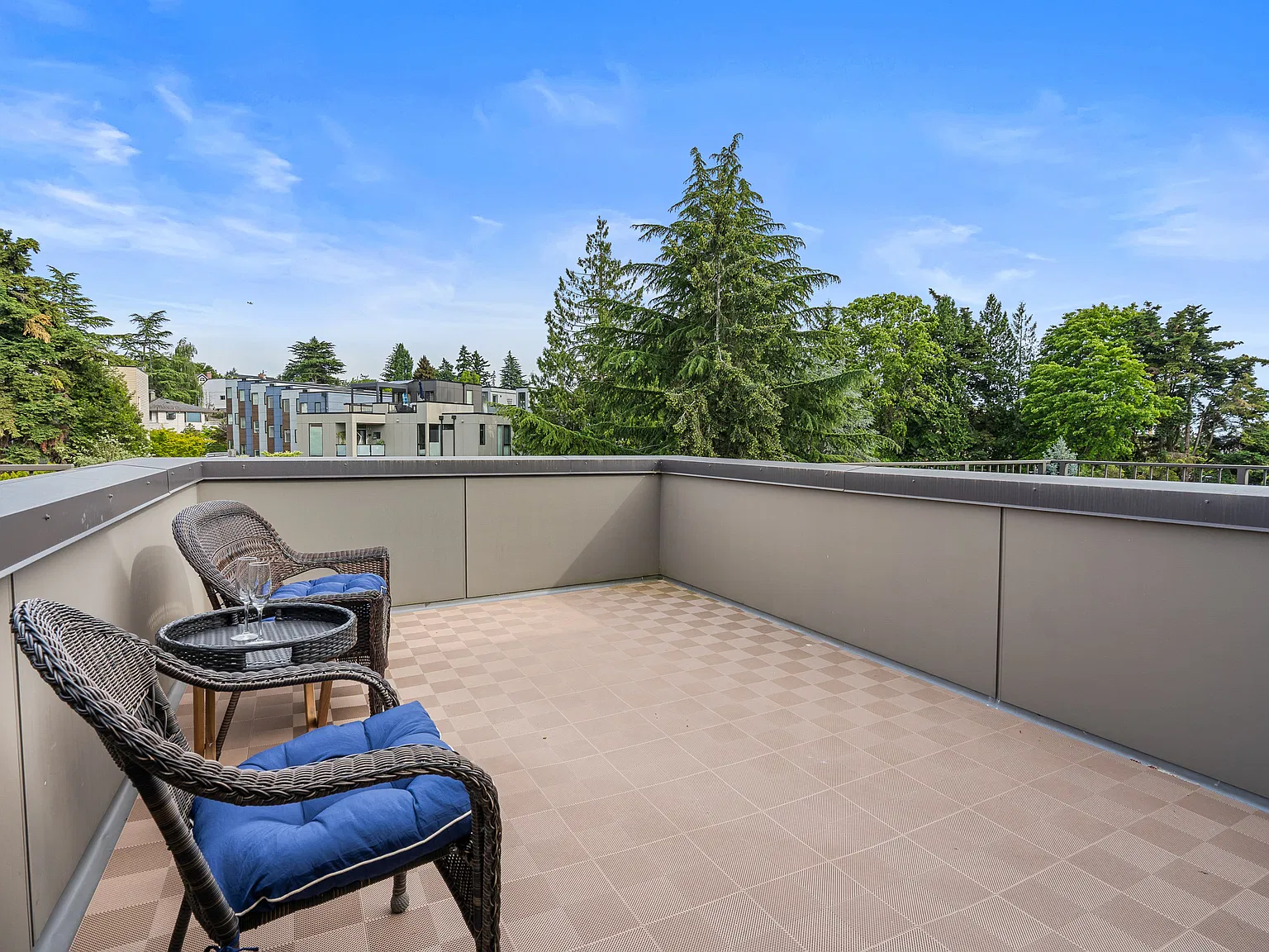 2 bed, 2.5 bath, 1383 sqft, $5,800 — Photo 4