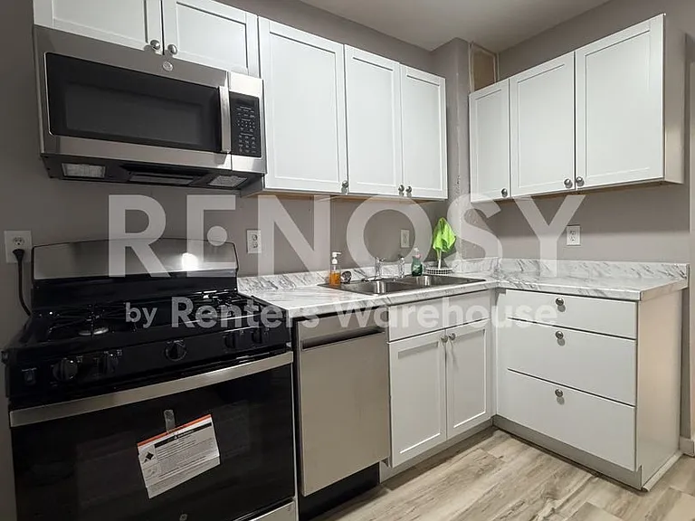 2925 2nd Ave S #3 — Photo 3