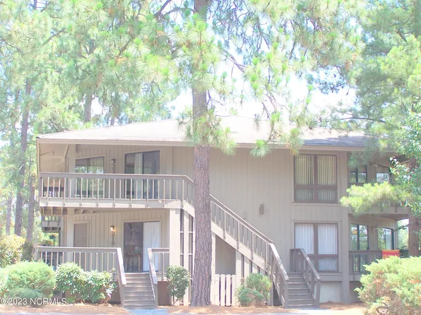 220 Foxkroft Drive, Foxfire Village, NC 27281