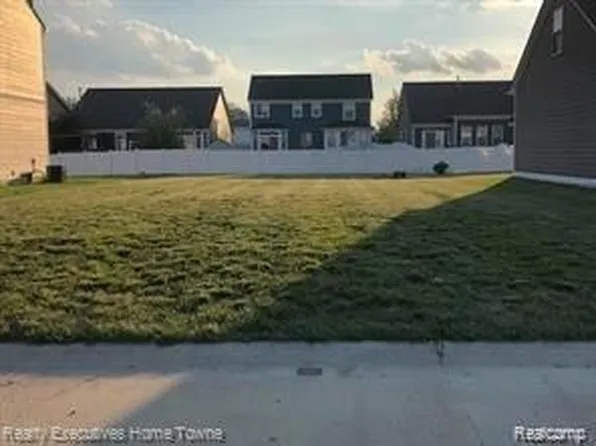 57683 Nicole St, New Haven, MI 48048