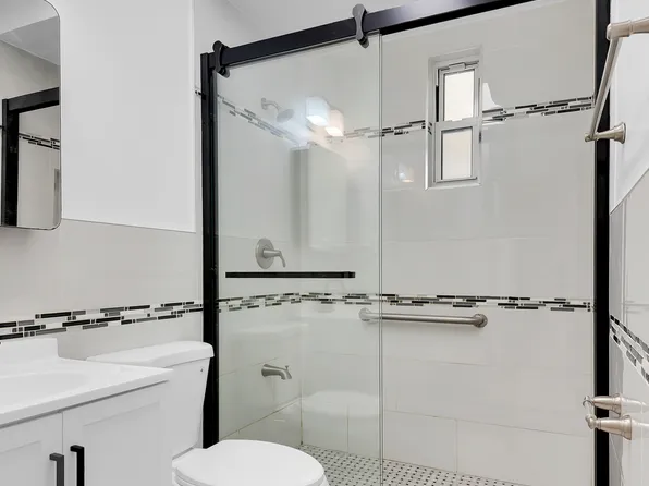 324 East 8th Street image 7 of 7