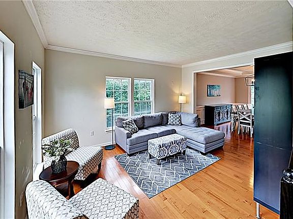 4th image of 812 Tania Ct