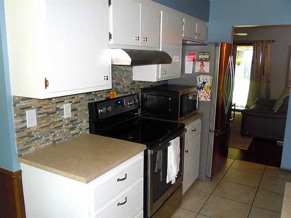 4th image of 1259 N Emerson Ave
