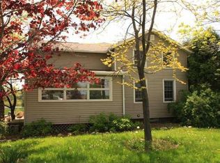 6111 N Bloomfield Rd, Canandaigua, NY 14424