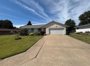 2811 E Bluff Ct, Quincy, IL 62305