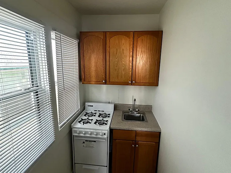 1137 Monterey Blvd #2 — Photo 2