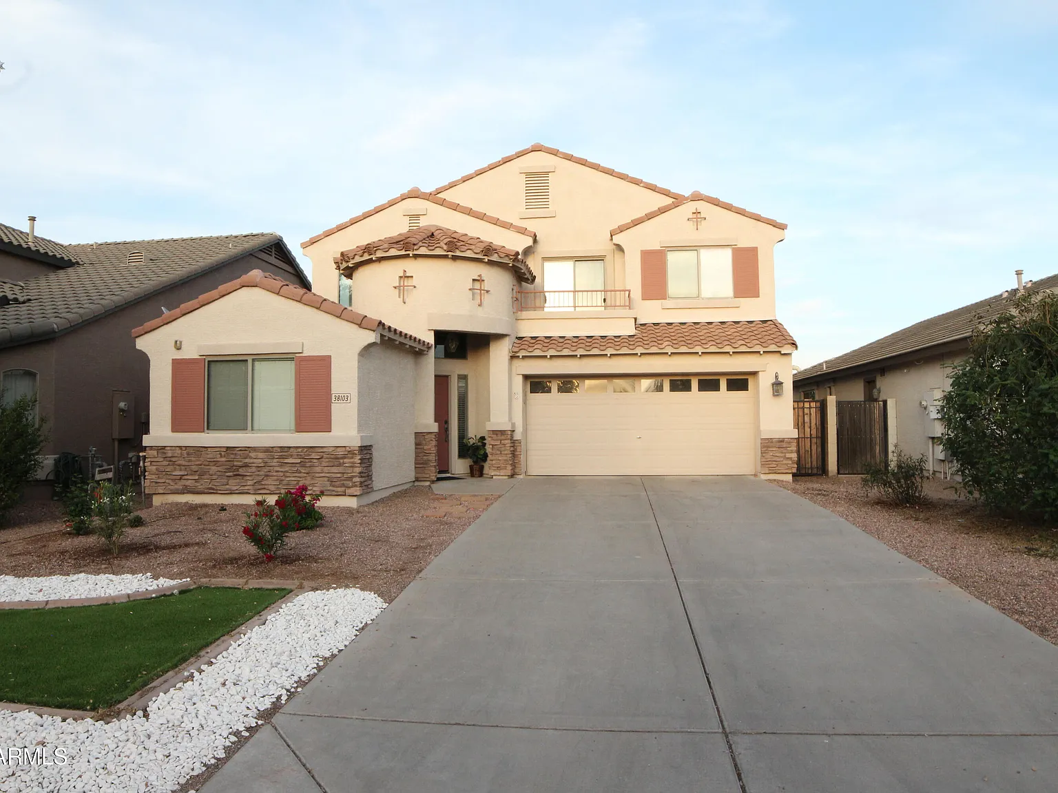 5 bed, 3.0 bath, 2655 sqft, $2,600 — Photo 1