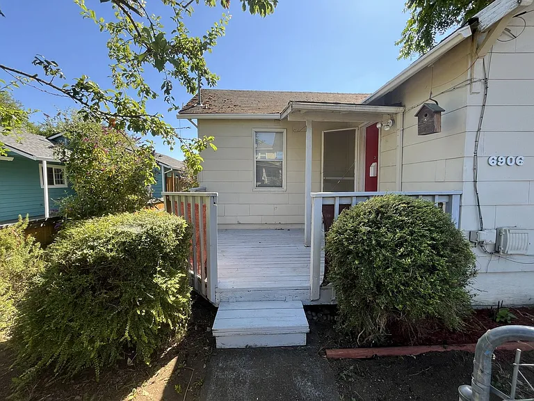 6906 N Newcastle Ave — Photo 3