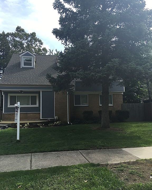 1st image of 15221 Marlow Ave