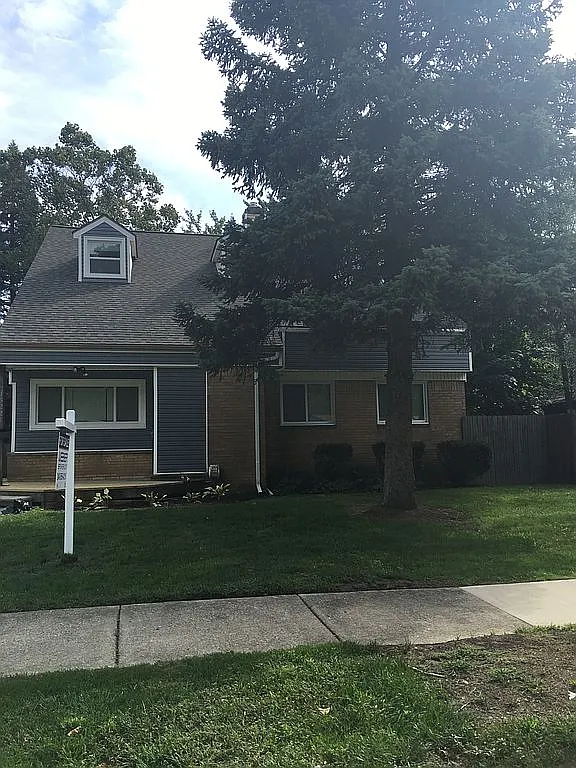 15221 Marlow Ave photo 1