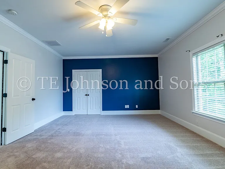1112 Oakencroft Ct — Photo 30