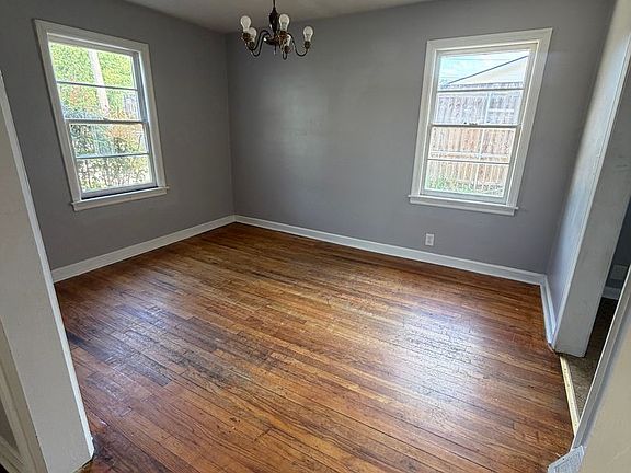 4th image of 3122 Baldwin St
