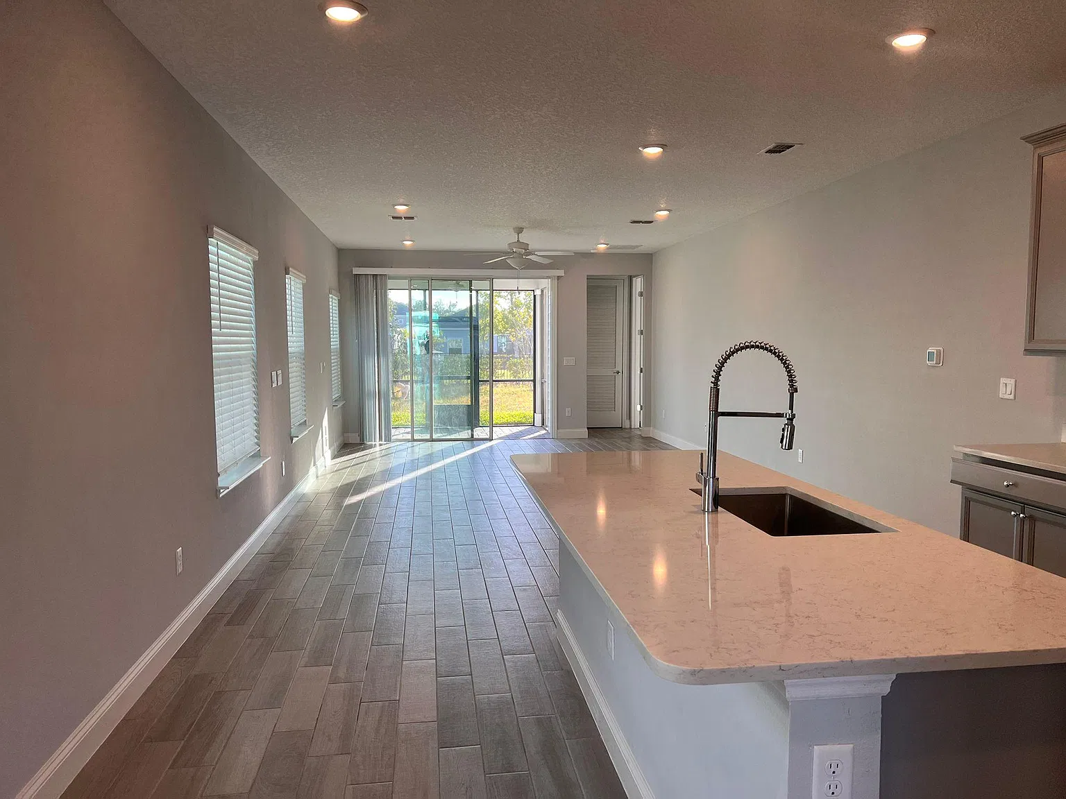 4 bed, 2.5 bath, 1875 sqft, $3,045 — Photo 4