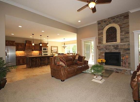 3rd image of 10516 River Hills Dr