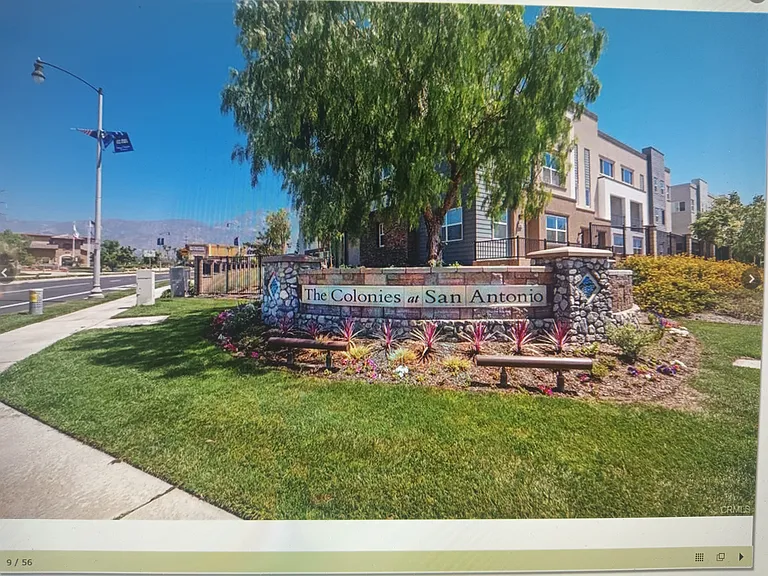 686 Heritage Ln — Photo 1