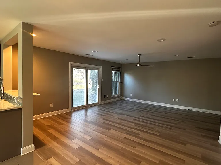 45 Portsmouth Ct — Photo 4