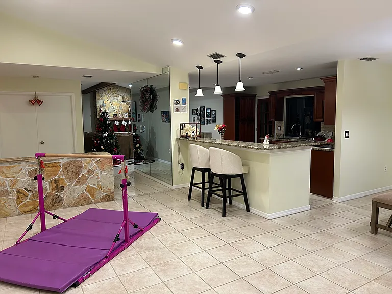 8233 Cypress Lake Dr — Photo 6