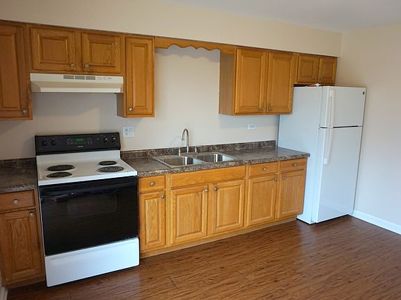 2nd image of 528 Hauert St #3