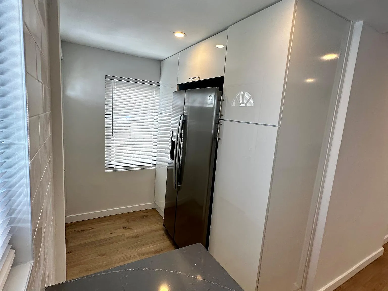 2 bed, 1100 sqft, $2,400 — Photo 2