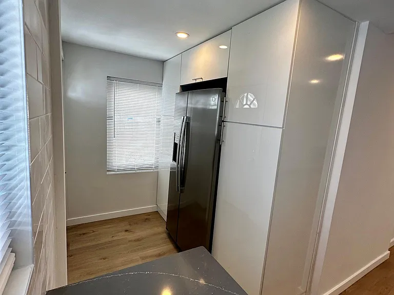 9 Fraser St #B — Photo 2