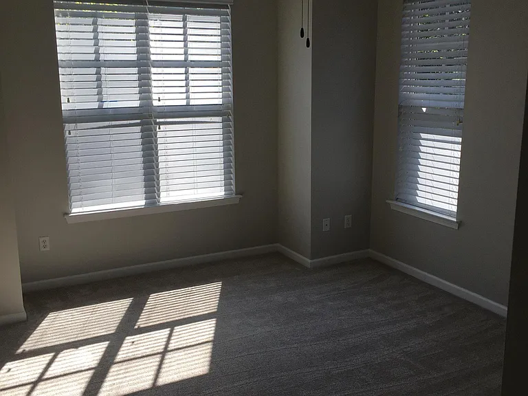 1616 Walnut View Dr — Photo 16