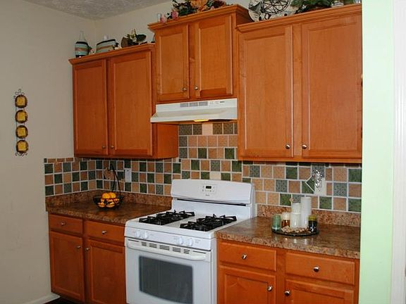 4th image of 8132 Willowbank Way