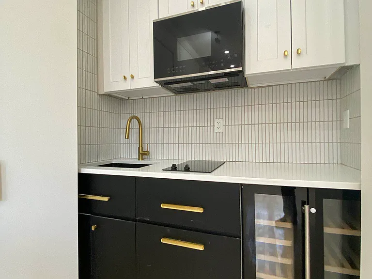 663 Greene Ave #2A — Photo 4
