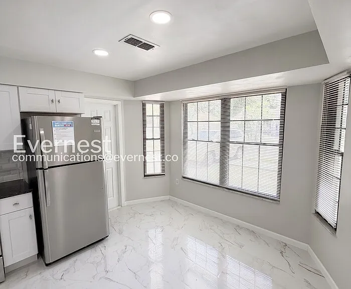 4535 Uzzle Way — Photo 3