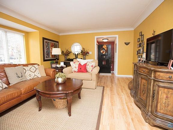 5th image of 2810 Densmore Dr