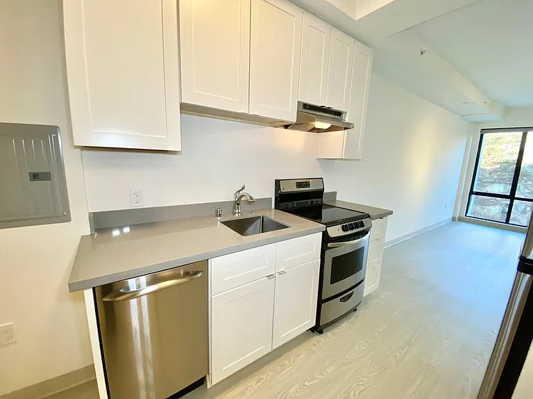 750 Harrison St — Photo 17