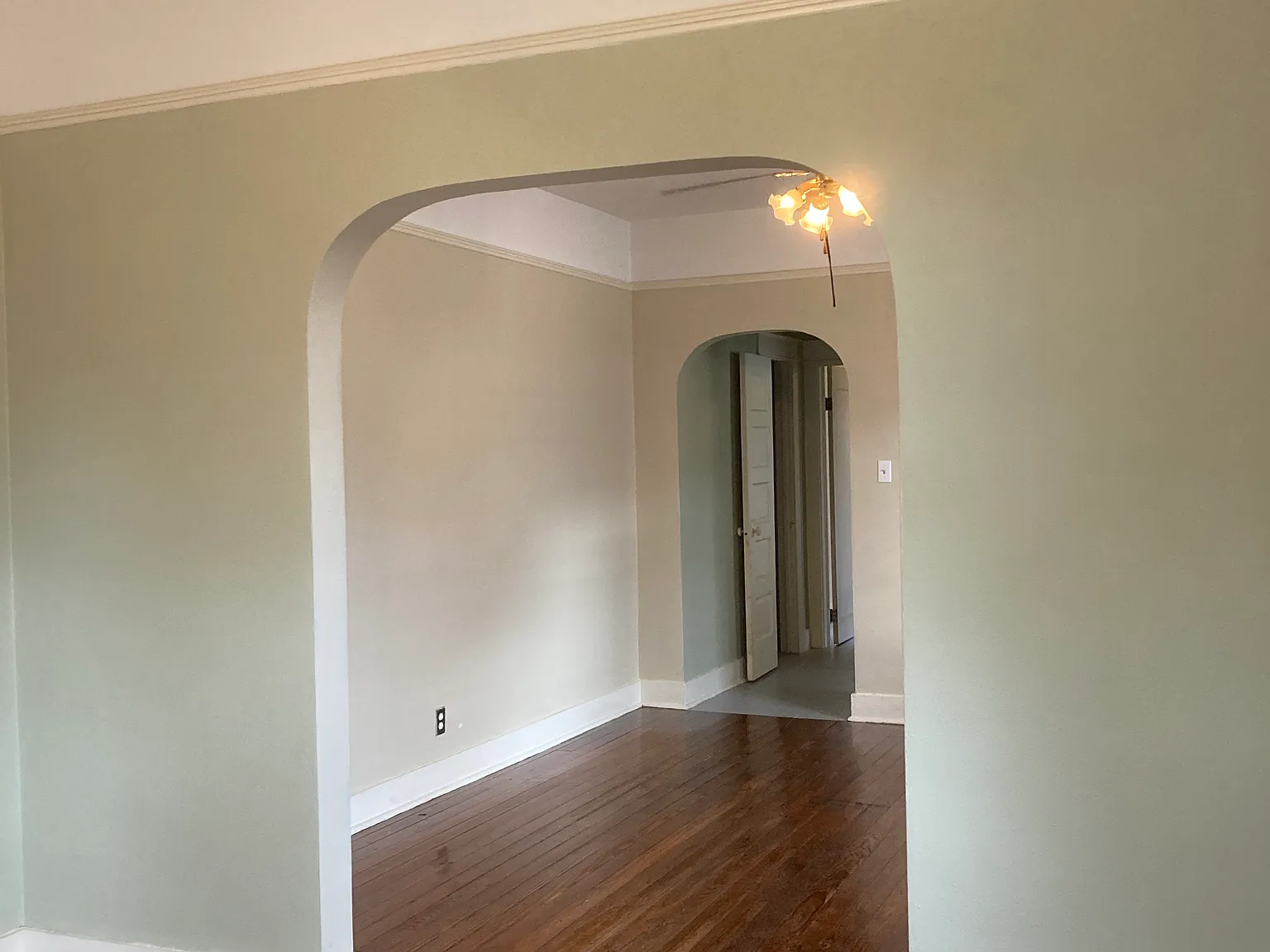 2 bed, 800 sqft, $1,400 — Photo 1
