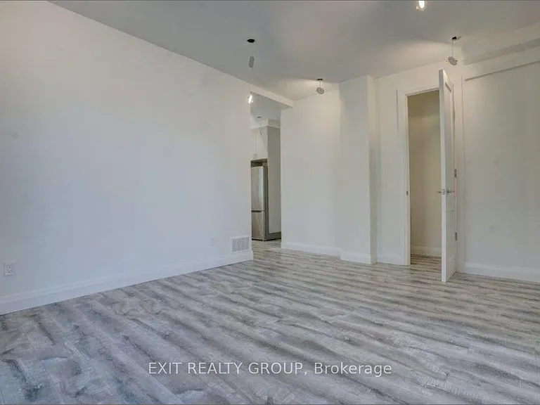 105 Yeomans St — Photo 6
