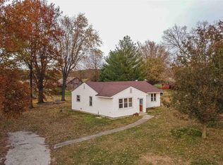 9986 E Boyd Rd, Mount Vernon, IL 62864