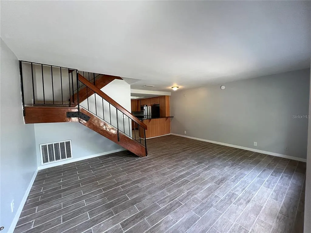 3 bed, 1.5 bath, 1178 sqft, $2,550 — Photo 2