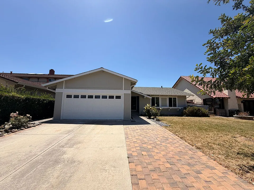 278 El Portal Way