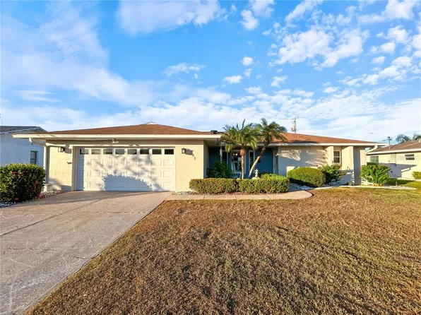 703 Ojai Ave, Sun City Center, FL 33573