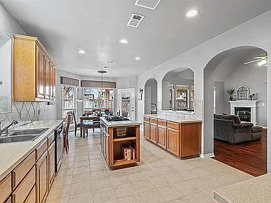 6456 Fianna Hills Dr — Photo 8