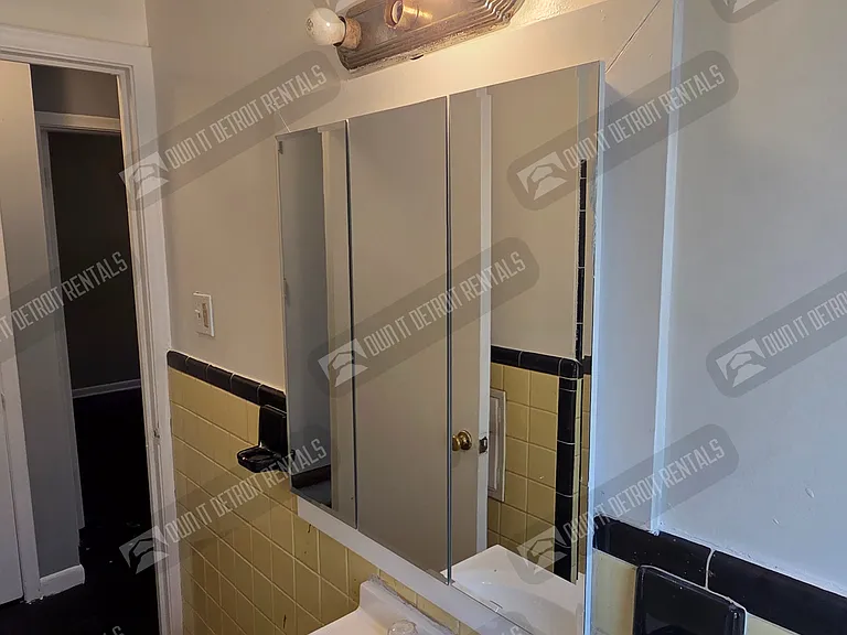 11488 Faust Ave — Photo 20
