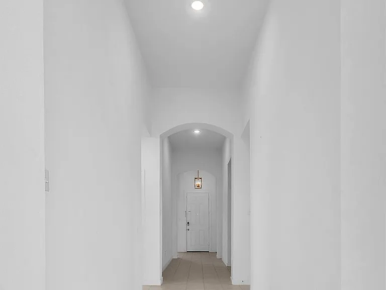 1805 Everglades Dr — Photo 3