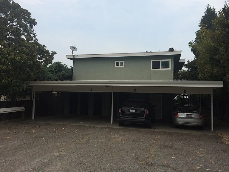 582 E H St #C — Photo 2
